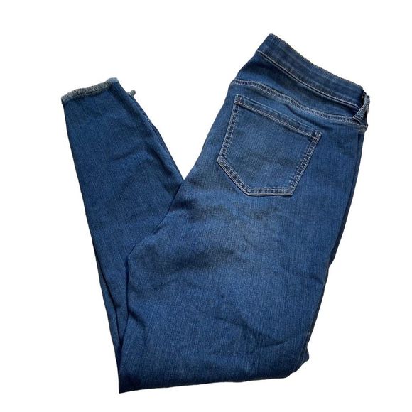 EUC✨ TORRID women’s 14R Sky High Skinny Distressed Premium Stretch Jeans - Picture 4 of 8